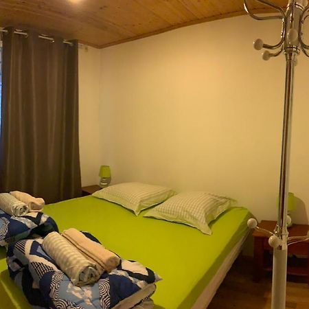 Les Chalets Fleurs De France - Kota Saint-Dalmas Eksteriør billede