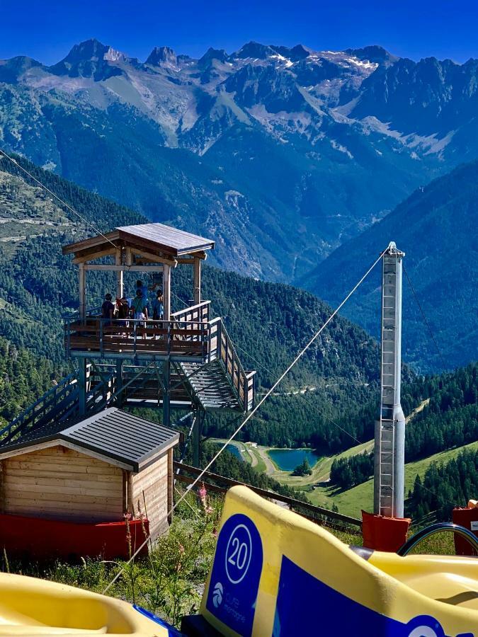 Les Chalets Fleurs De France - Kota Saint-Dalmas Eksteriør billede